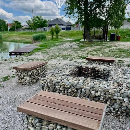 Dom Pri Jazere 23 Minut Od Bratislavy Villa Oldza Exterior photo