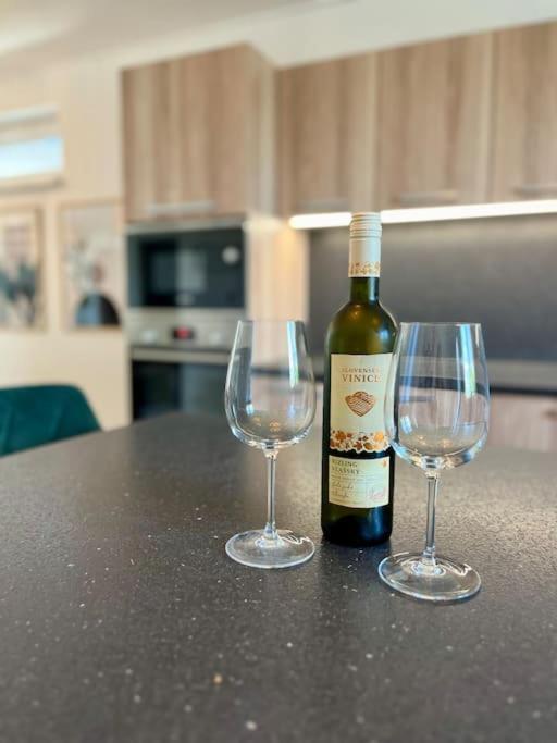 Dom Pri Jazere 23 Minut Od Bratislavy Holiday home Oldza