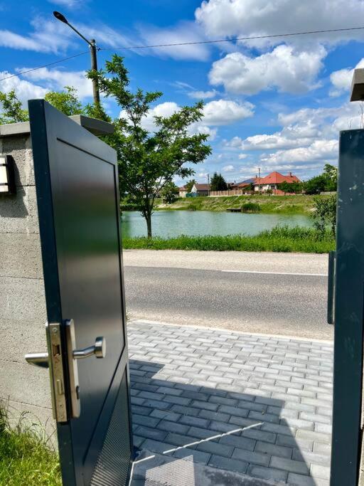 Dom Pri Jazere 23 Minut Od Bratislavy